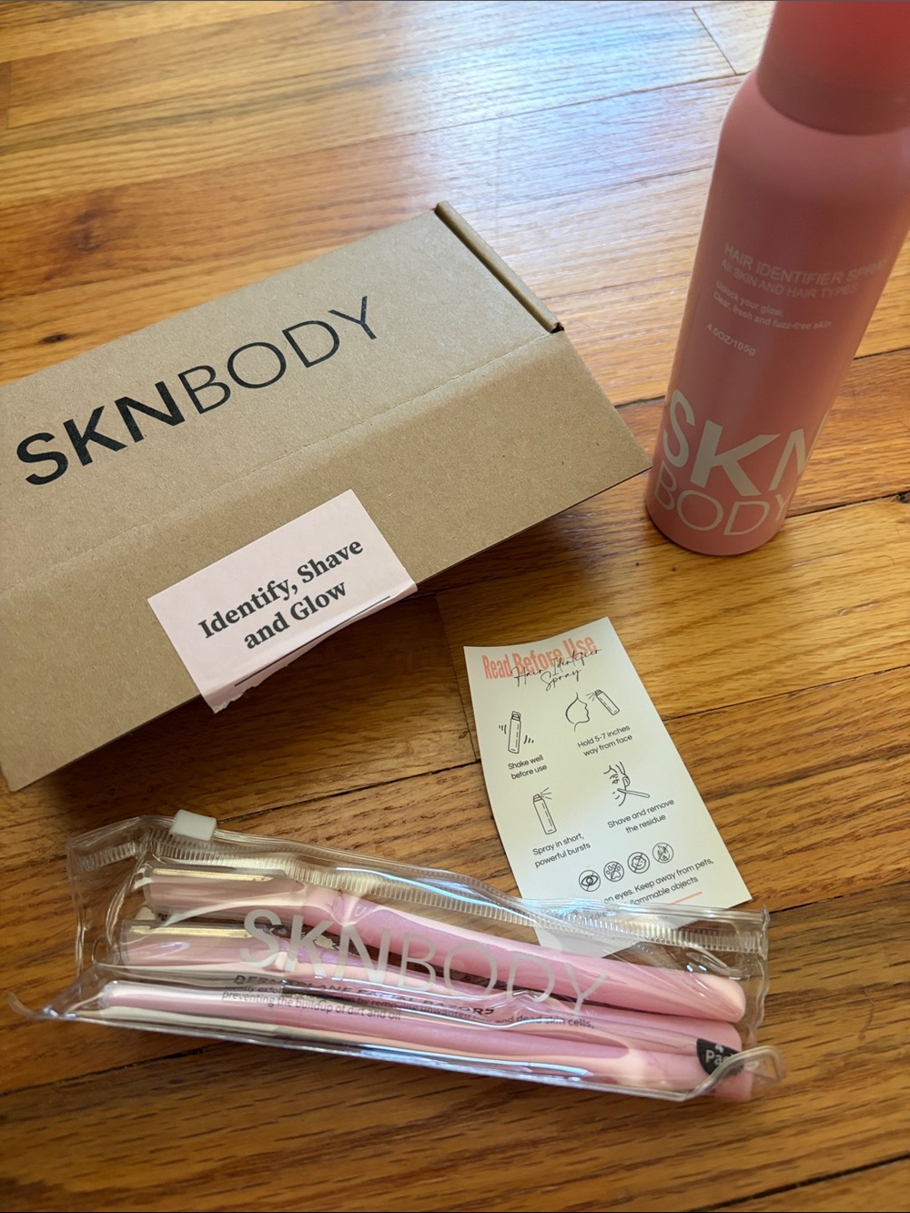 SKN Body Pink Hair Identifier Spray & Pink Razors Kit